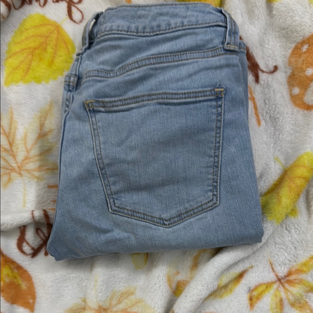 Universal Thread Blue Distressed Jeans - Picture 5 of 5